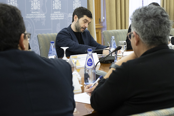 Pablo Bustinduy durante la reunión con la Federación Española de Familias Numerosas